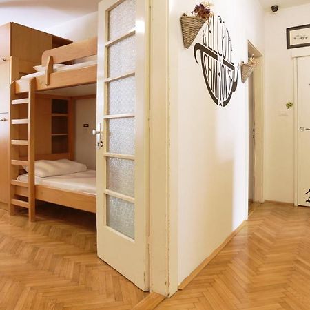 Tchaikovsky Hostel Сплит Экстерьер фото