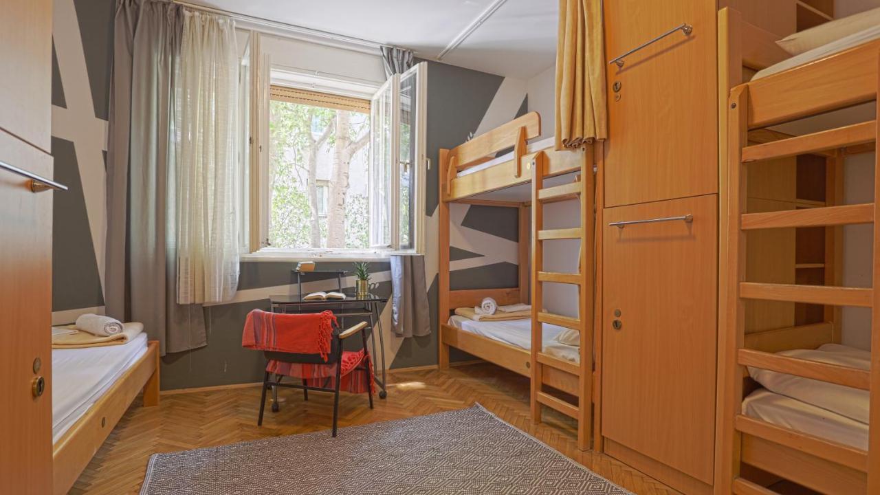 Tchaikovsky Hostel Сплит Экстерьер фото